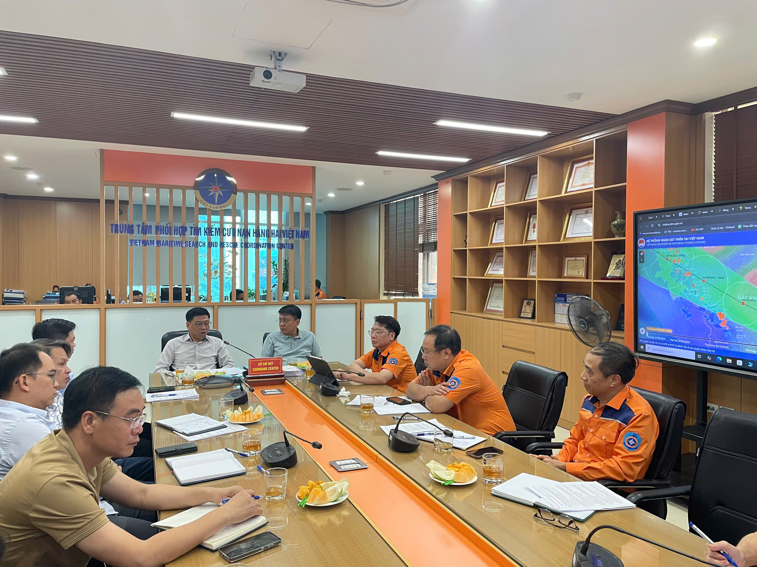 https://vmrcc.gov.vn/data/upload/To%C3%A0n%20c%E1%BA%A3nh%20cu%E1%BB%99c%20h%E1%BB%8Dp%20.jpg